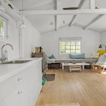2 Bedroom Lovely In 펜션