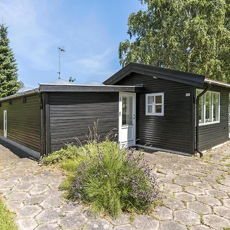 2 Bedroom Lovely In *